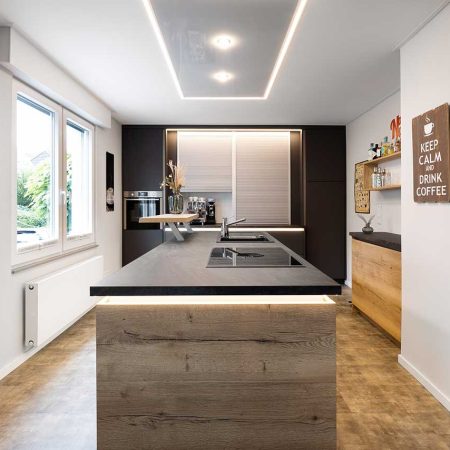 Küchendecke mit Innenfeld und LED-Beleuchtung, Plameco Siegen